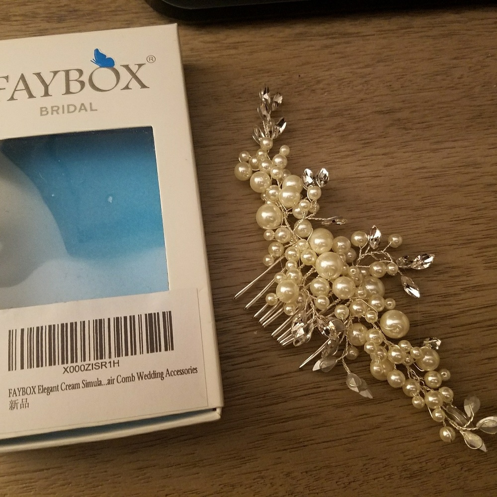 Bridal hair accessory